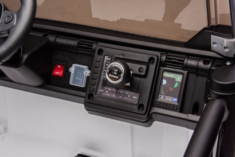 Beneo Elektrické autíčko Toyota FJ Cruiser XXL s pohonom 4x4, licencované (Dvojmiestne), biele, Prenosná lítiová batéria, Vysoký podvozok, Dve sedadlá, Odpružená zadná náprava, 2,4 GHz Diaľkový ovládač, MP3 prehrávač s Bt, LED