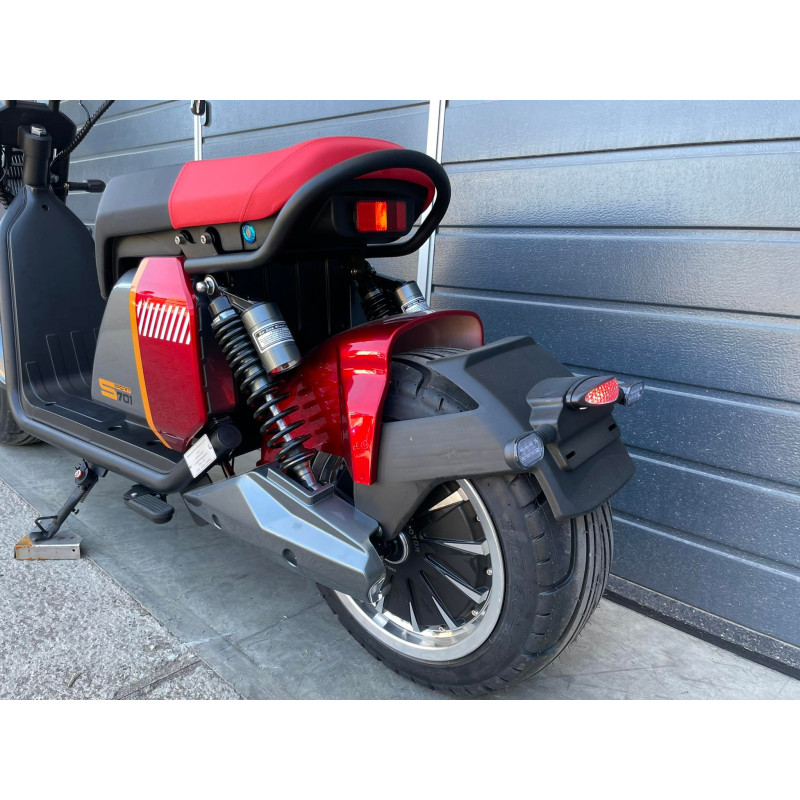 Elektrická koloběžka Lera Scooters C7 3000W červená