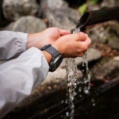 Suunto 22mm Athletic 5 Silicone Strap Graphite S+MWhite S+M