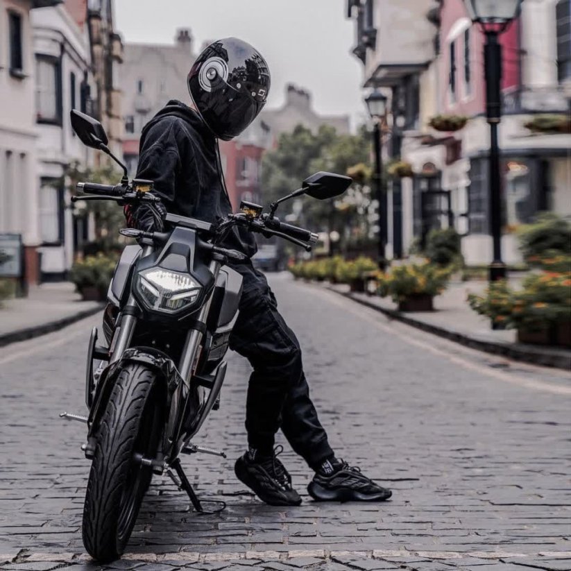 Elektrický motocykel Super Soco TS Streethunter dual battery sivý