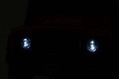 Beneo Elektrické autíčko Land Rover Defender 110 SVX 12V, ružové, 4X4 pohon, LED svetlá, predné aj zadné odpruženie kolies, 2.4 GHz diaľkové ovládanie, USB/Aux Vstup, Bluetooth, Lítiová batéria, 4 X 25W motor, ORIGINÁL licencia