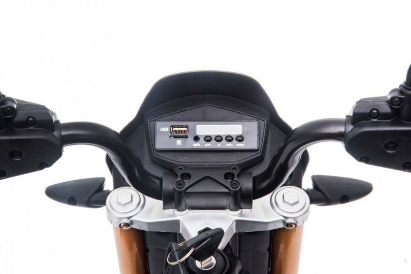Beneo elektrická motorka Aprilia Dorsoduro 900 Licencované 12V batéria Eva mäkké kolesá 2 x 18W motor odpruženie kovový rám kovová vidlica pomocné kolieska sivá