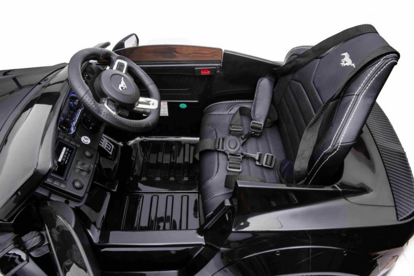 Beneo Driftovací elektrické autíčko Ford Mustang 24V hladké Drift kolečka motory: 2 x 25 000 otáček drift režim s rychlostí 13 Km / h 24V baterie LED světla přední EVA kola 2,4 GHz černá