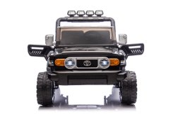 Beneo Elektrické autíčko Toyota FJ Cruiser XXL s pohonom 4x4, licencované (Dvojmiestne), čierne, Prenosná lítiová batéria, Vysoký podvozok, Dve sedadlá, Odpružená zadná náprava, 2,4 GHz Diaľkový ovládač, MP3 prehrávač s Bt, LED
