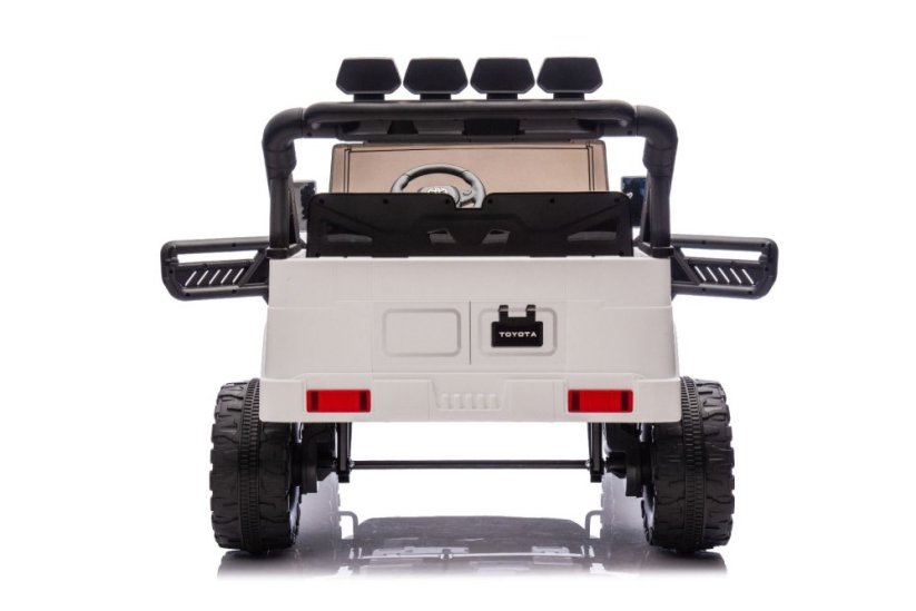 Beneo Elektrické autíčko Toyota FJ Cruiser XXL s pohonom 4x4, licencované (Dvojmiestne), biele, Prenosná lítiová batéria, Vysoký podvozok, Dve sedadlá, Odpružená zadná náprava, 2,4 GHz Diaľkový ovládač, MP3 prehrávač s Bt, LED