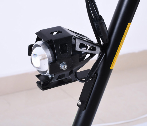 Elektrokoloběžka X-scooters XT03 60V Li bílá