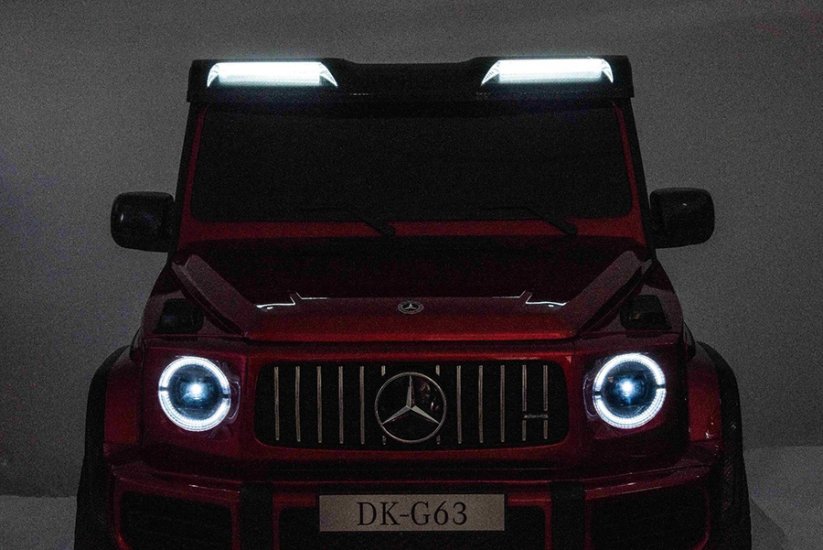 Beneo Elektrické autíčko Mercedes-Benz G63 AMG 4x4² Dvoumístné 24V, červené lakované, MP4 Přehrávač s USB/AUX vstupem, Pohon 4x4, Baterie 24V/7Ah, 4 x 200W Motory, EVA kola s odpružením, Koženková sedadla, Dálkový ovladač