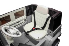 Elektrické autíčko Beneo Mercedes-Benz EQG 12V, šedé, LED Podsvícené částí karoserie, funkční přední i zadní světla, 2.4 GHz dálkové ovládání, USB/Aux Vstup, Lithiová baterie, 2 X 35W motor, ORIGINÁL licence