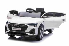 Elektrické autíčko Audi E-tron Sportback 12V, bílé, široké jednomístné sedátko s tříbodovým pásem, 2,4 GHz dálkové ovládání, USB/AUX Vstup, Odpružení, Lithiová baterie, LED světla, 2 X 25W Motor, ORIGINÁL licence