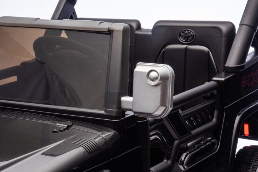 Beneo Elektrické autíčko Toyota FJ Cruiser XXL s pohonom 4x4, licencované (Dvojmiestne), čierne, Prenosná lítiová batéria, Vysoký podvozok, Dve sedadlá, Odpružená zadná náprava, 2,4 GHz Diaľkový ovládač, MP3 prehrávač s Bt, LED