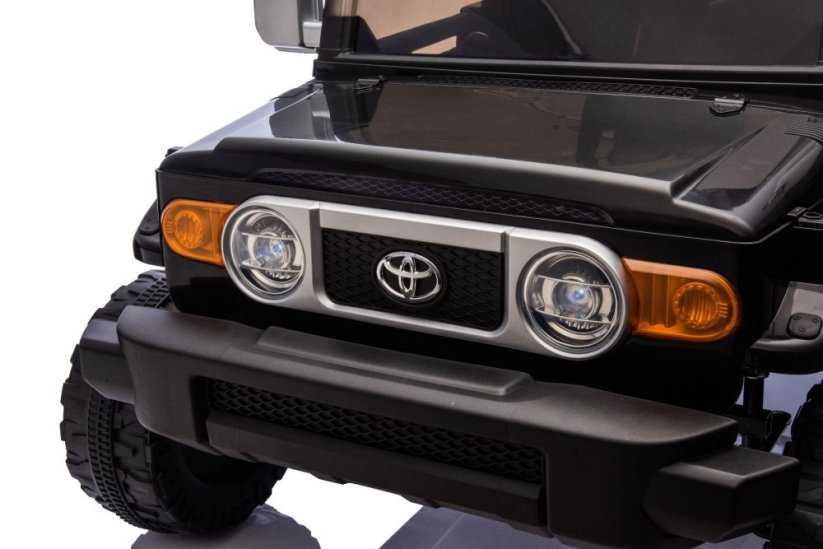 Beneo Elektrické autíčko Toyota FJ Cruiser XXL s pohonom 4x4, licencované (Dvojmiestne), čierne, Prenosná lítiová batéria, Vysoký podvozok, Dve sedadlá, Odpružená zadná náprava, 2,4 GHz Diaľkový ovládač, MP3 prehrávač s Bt, LED