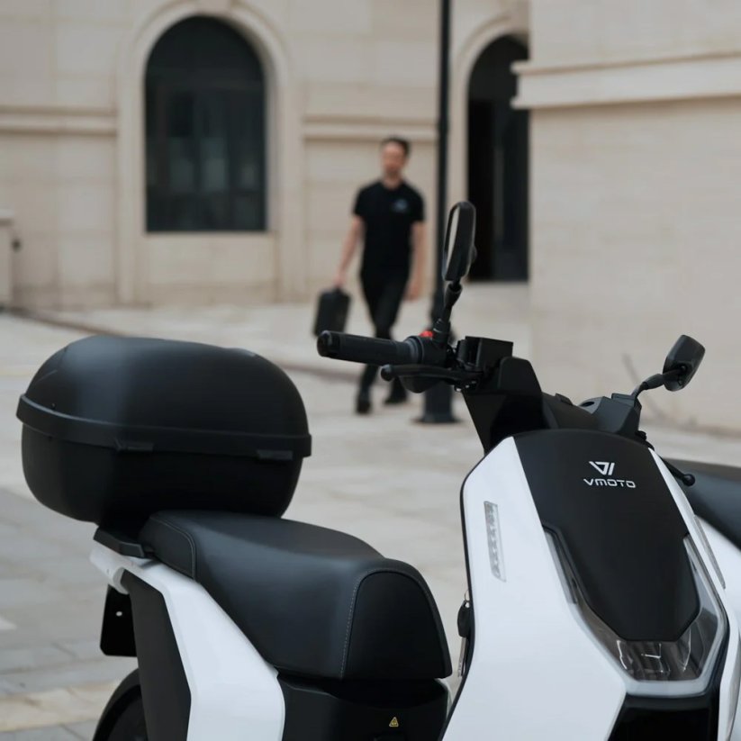 Motocykel Super Soco F01 biely