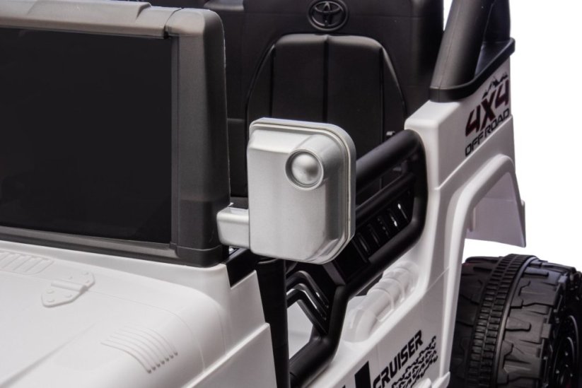 Beneo Elektrické autíčko Toyota FJ Cruiser XXL s pohonom 4x4, licencované (Dvojmiestne), biele, Prenosná lítiová batéria, Vysoký podvozok, Dve sedadlá, Odpružená zadná náprava, 2,4 GHz Diaľkový ovládač, MP3 prehrávač s Bt, LED