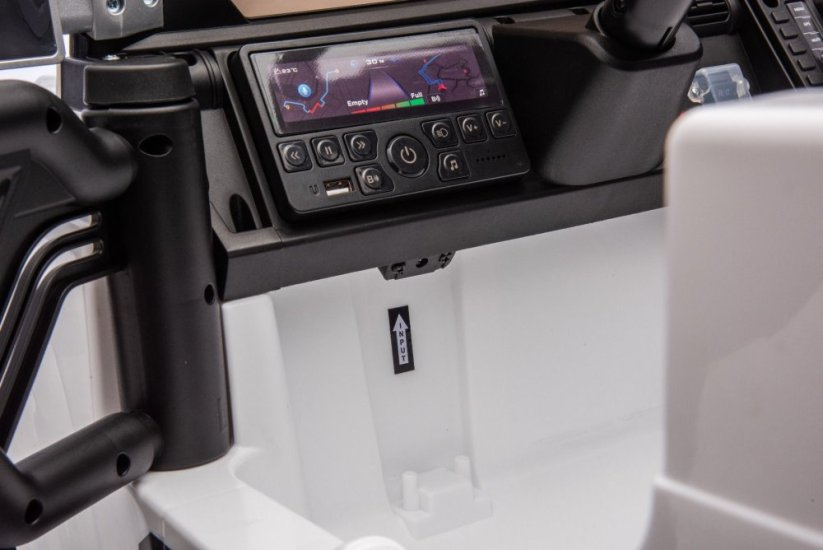 Beneo Elektrické autíčko Toyota FJ Cruiser XXL s pohonom 4x4, licencované (Dvojmiestne), biele, Prenosná lítiová batéria, Vysoký podvozok, Dve sedadlá, Odpružená zadná náprava, 2,4 GHz Diaľkový ovládač, MP3 prehrávač s Bt, LED