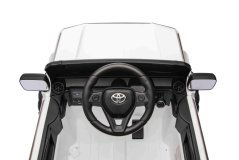 Elektrické autíčko Toyota Landcruiser 12V, biele, široké jednomiestne sedadlo, 2,4 GHz diaľkové ovládanie, USB / AUX Vstup, Bluetooth, Odpruženie, Lítiová batéria, LED svetlá, 2 X 25W Motor, ORIGINÁL licencia