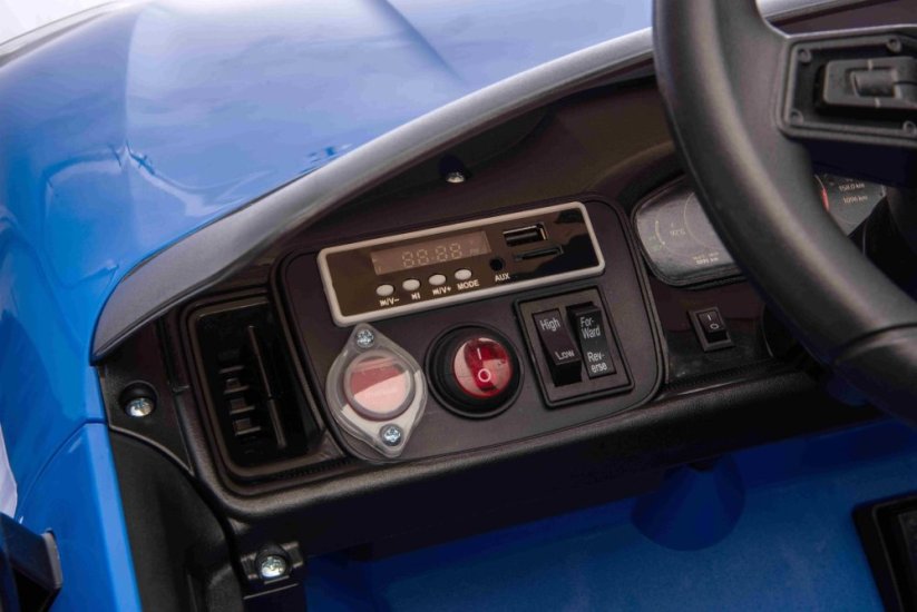 Elektrické autíčko Beneo Porsche Cayenne 12V s pohonem zadních kol a licencí (Jednomístné), modré, Lithiová baterie, široké sedátko, Odpružené nápravy, 2,4 GHz Dálkový ovladač, MP3 přehrávač se vstupem USB/AUX, LED světla