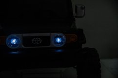 Beneo Elektrické autíčko Toyota FJ Cruiser XXL s pohonom 4x4, licencované (Dvojmiestne), čierne, Prenosná lítiová batéria, Vysoký podvozok, Dve sedadlá, Odpružená zadná náprava, 2,4 GHz Diaľkový ovládač, MP3 prehrávač s Bt, LED