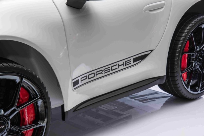 Beneo Elektrické autíčko Porsche 911GT3 24V s pohonom 4x4, biele, Dvojmiestne sedadlo, 2,4 GHz diaľkové ovládanie, USB/AUX Vstup, 200W motory, Odpruženie, Lítiová batéria, LED svetlá vpredu aj vzadu, ORIGINÁL licencia