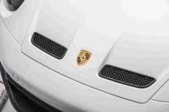 Beneo Elektrické autíčko Porsche 911GT3 24V 4x4, bílé, dvojité sedadlo, 2,4GHz dálkové ovládání, USB/AUX vstup, 200W motory, odpružení, lithiová baterie, LED světla vpředu a vzadu, ORIGINÁLNÍ licence